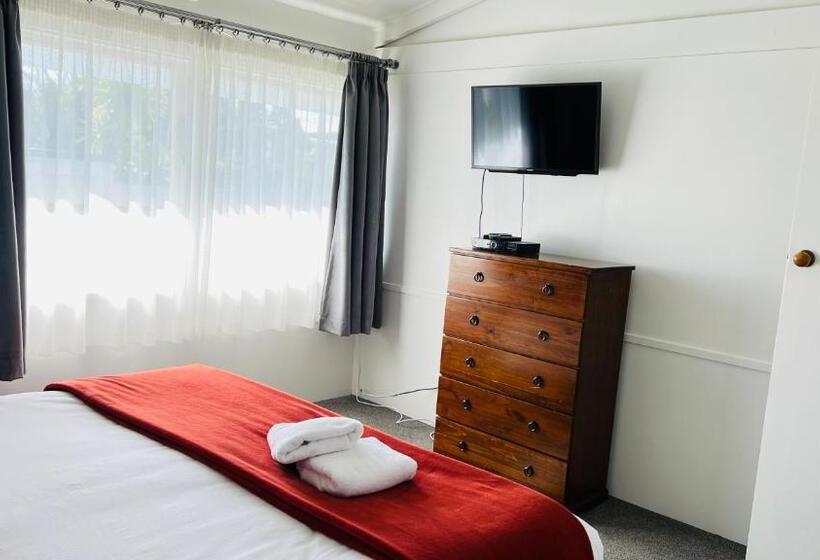 2 Bedroom Apartment, 18th Avenue Thermal Motel