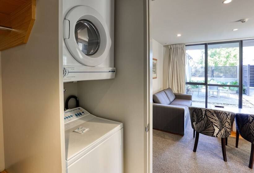 آپارتمان 1 خوابه اینتریور, Garden Court Suites & Apartments