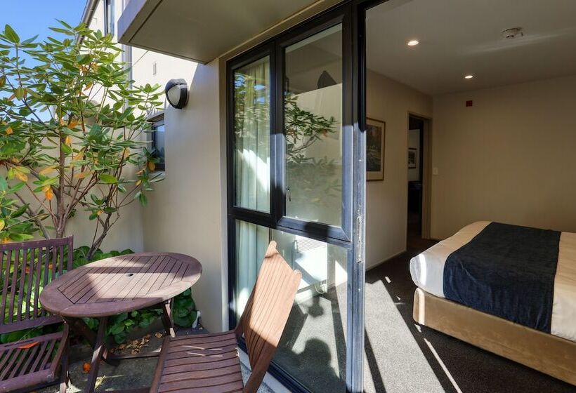 آپارتمان 1 خوابه اینتریور, Garden Court Suites & Apartments