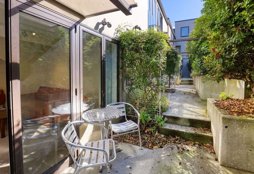 آپارتمان داخلی 2 خوابه, Garden Court Suites & Apartments