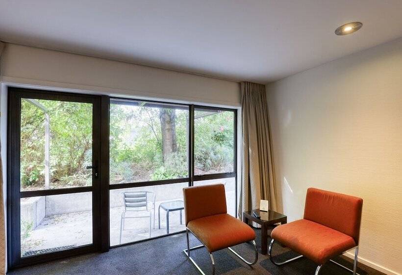 استودیوی استاندارد, Garden Court Suites & Apartments