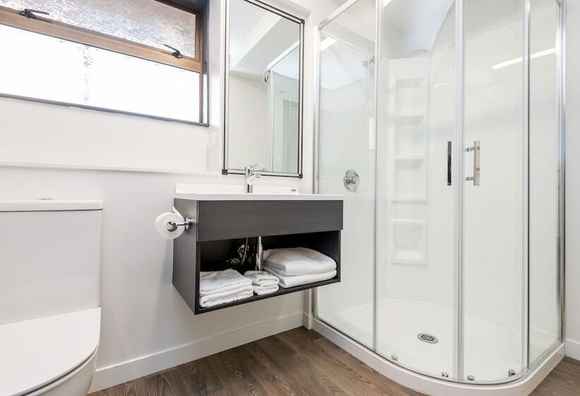 豪华三人间, Queen Street Studios