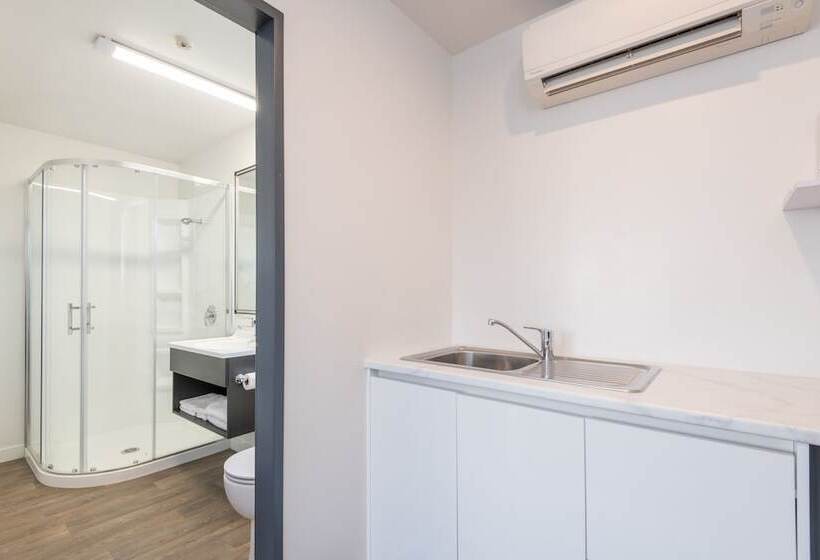 豪华三人间, Queen Street Studios