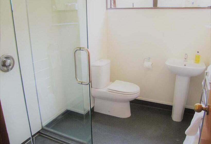 إستوديو قياسى, The Beachcomber