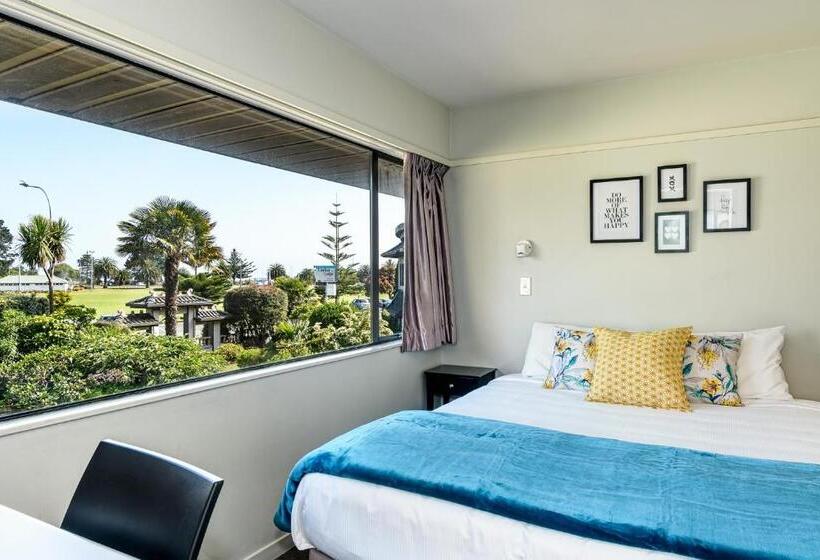 إستوديو قياسى, The Beachcomber