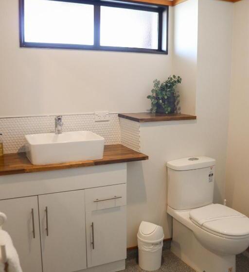 إستوديو بريميوم, The Beachcomber