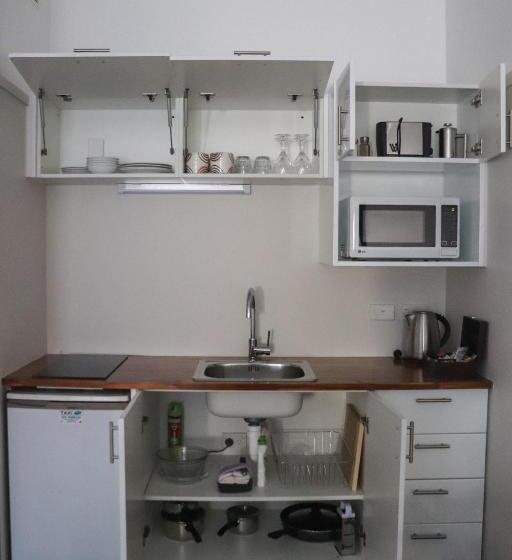 إستوديو بريميوم, The Beachcomber