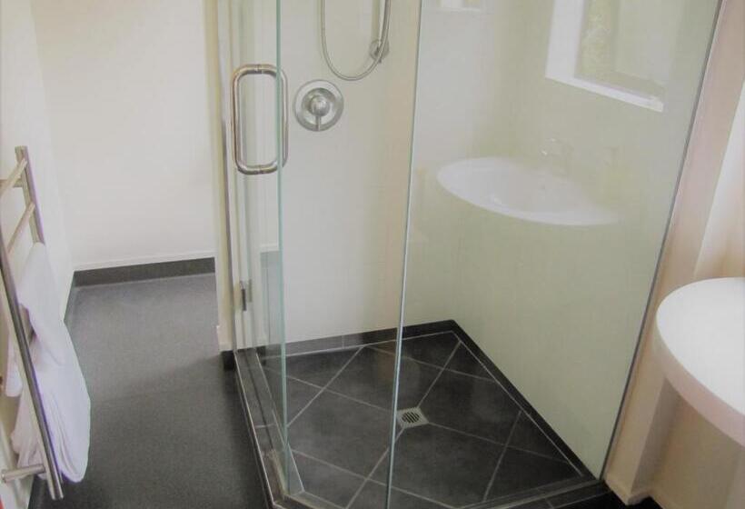 إستوديو قياسى, The Beachcomber