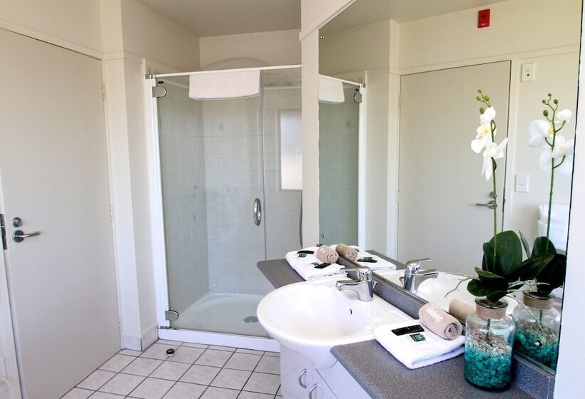 إستوديو قياسى, The Beachcomber