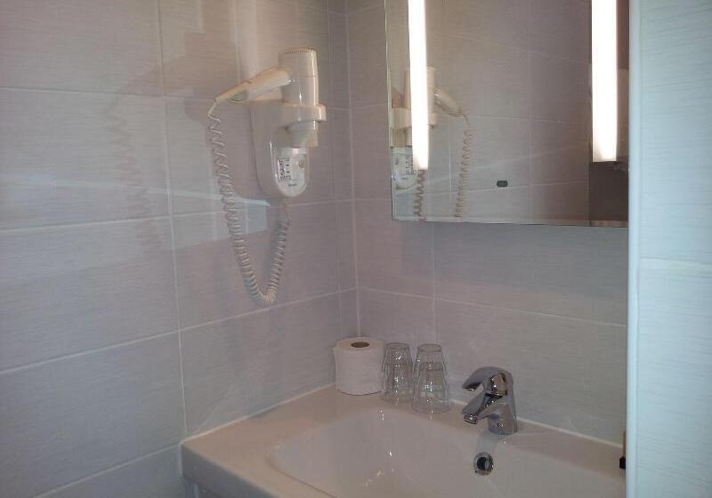 غرفة قياسية ثلاثية, The Concert