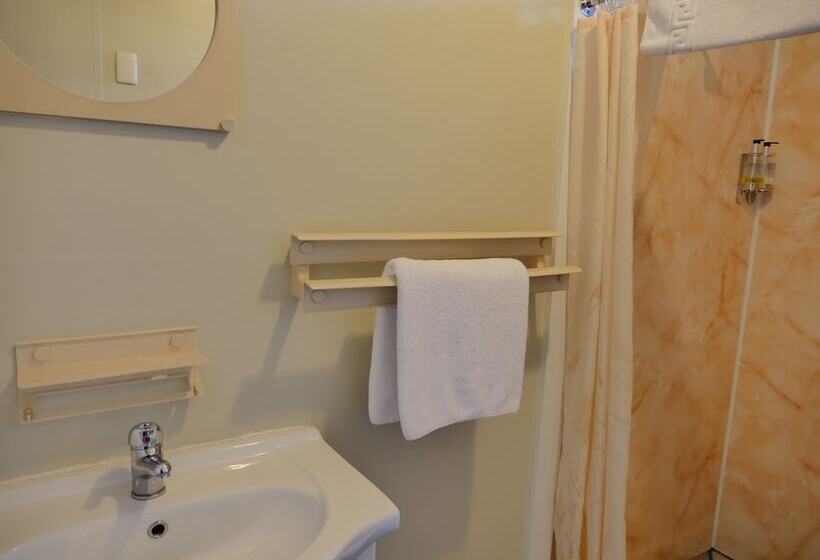 Люкс 2 Спальни, Econo Lodge Canterbury Court Motel