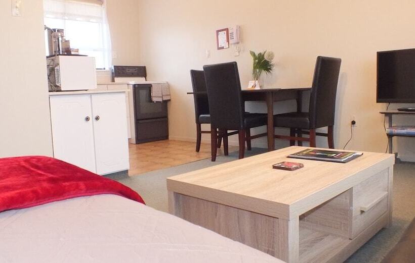 带2个卧室的套房, Econo Lodge Canterbury Court Motel