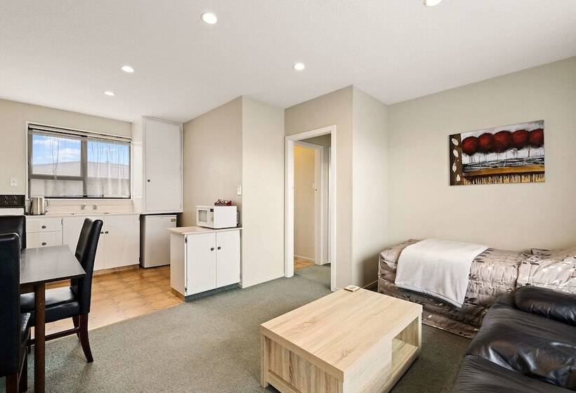 带2个卧室的套房, Econo Lodge Canterbury Court Motel