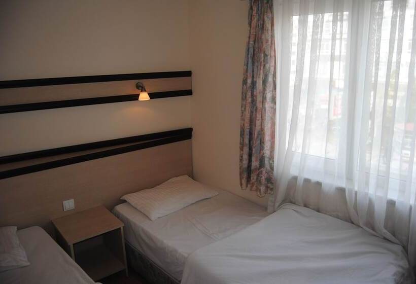 اتاق استاندارد با سرویس بهداشتی مشترک, Anzac House Youth Hostel