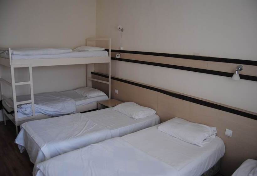 اتاق استاندارد با سرویس بهداشتی مشترک, Anzac House Youth Hostel