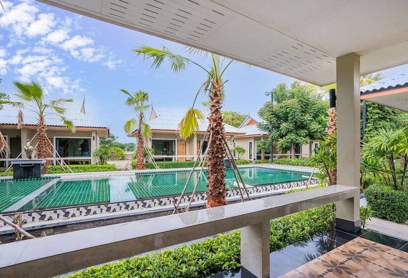 プールの見えるスーペリアルーム, Tontan Resort Chaam