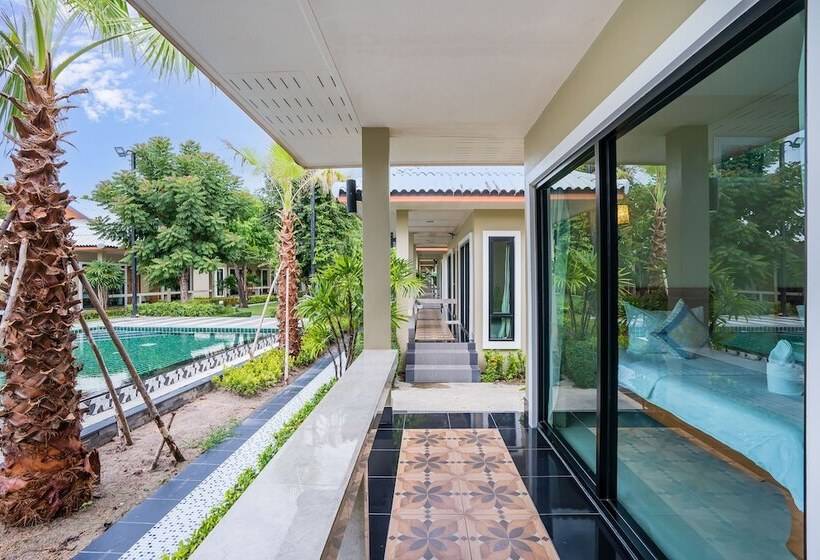 プールの見えるスーペリアルーム, Tontan Resort Chaam