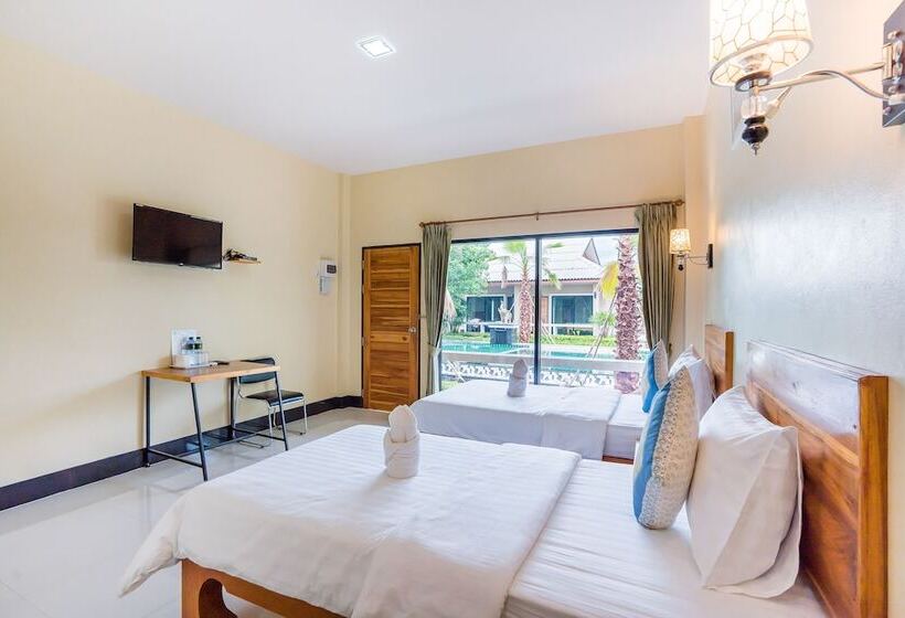 プールの見えるスーペリアルーム, Tontan Resort Chaam