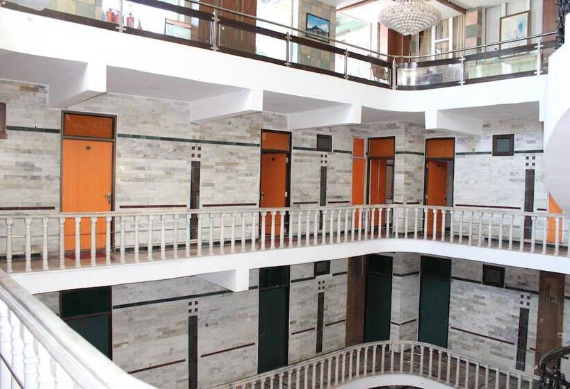 اتاق خانوادگی, President