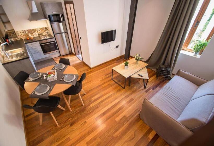 Семейное Студио, Sofita