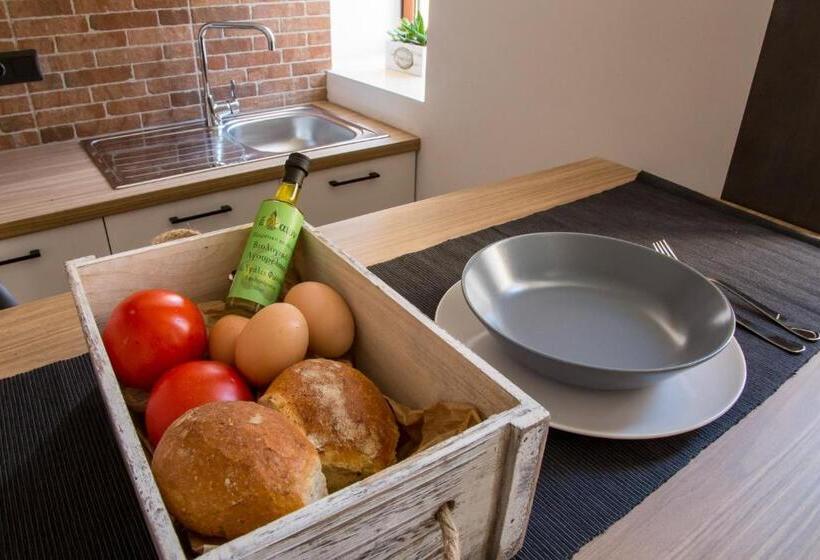 Апартаменты 1 Спальня с Балконом, Sofita