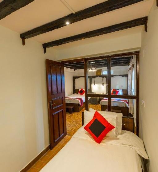 اتاق لوکس سه تخته, Vajra Boutique