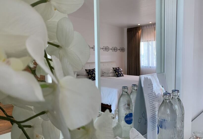 Номер Deluxe, Phetcharat Grand Hotel Maesot