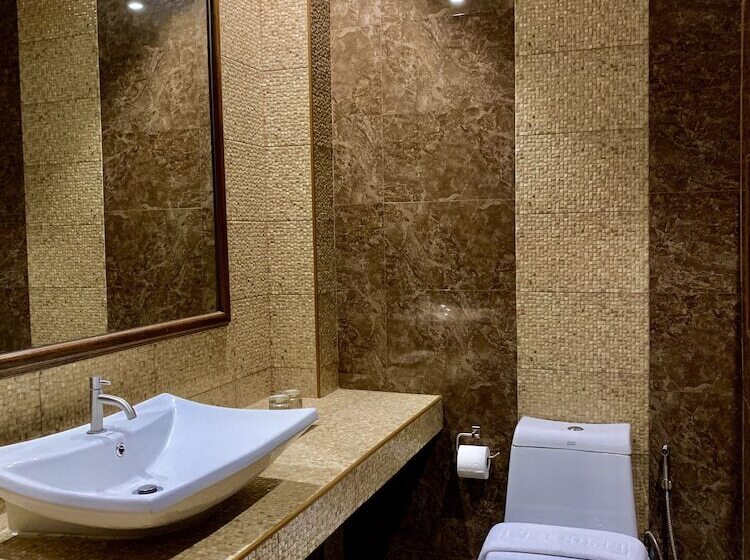 豪华房间, Phetcharat Grand Hotel Maesot