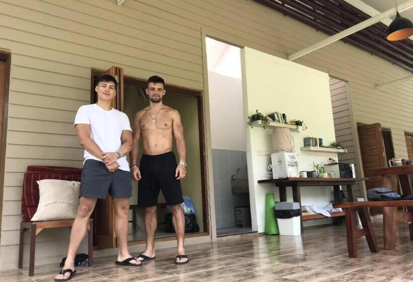 이코노미 룸, Baan Hinlad Home And Hostel