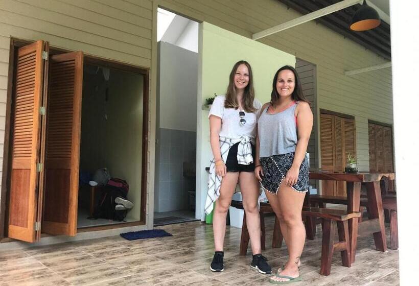 이코노미 룸, Baan Hinlad Home And Hostel