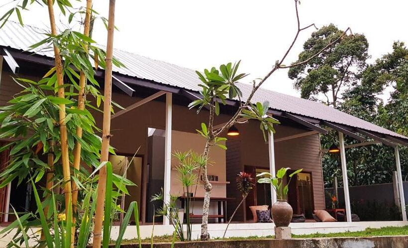 エコノミールーム, Baan Hinlad Home And Hostel