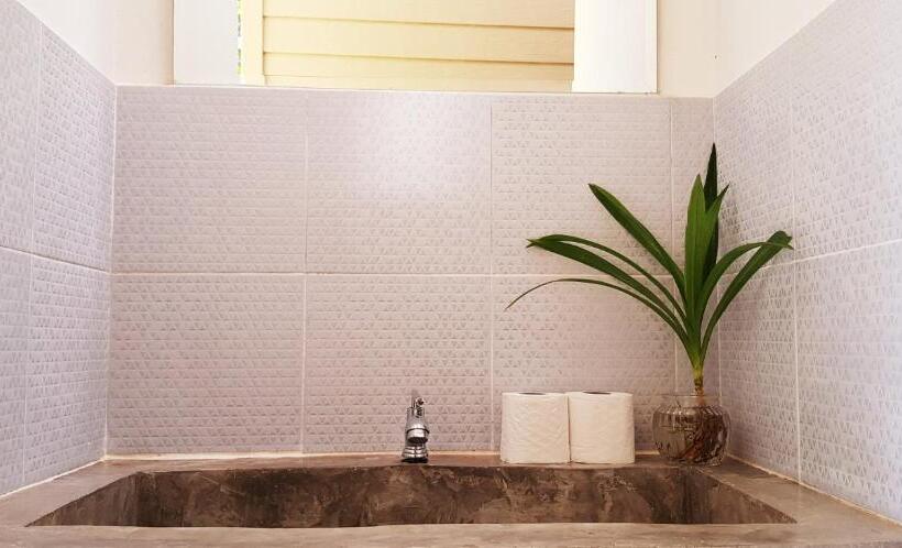 חדר אקונומי, Baan Hinlad Home And Hostel