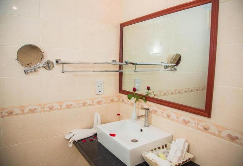 스탠다드 스튜디오, Palace Hotel Arusha