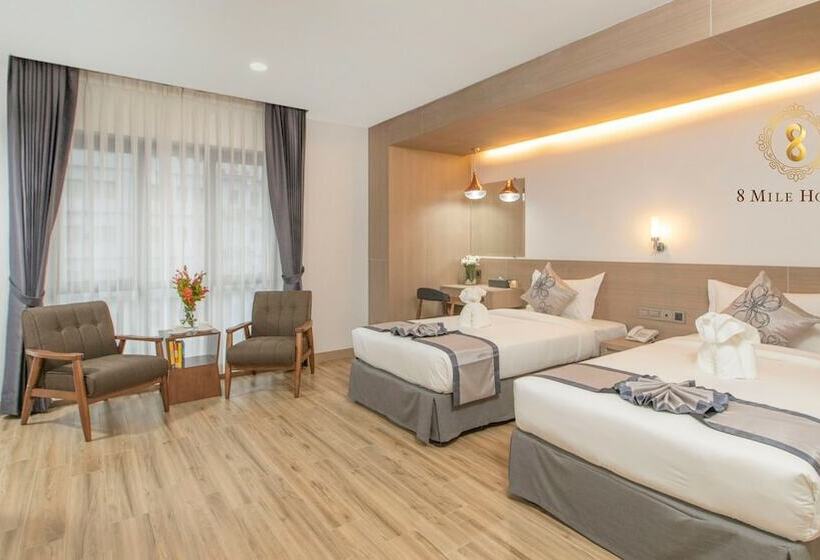 اتاق لوکس, 8 Mile