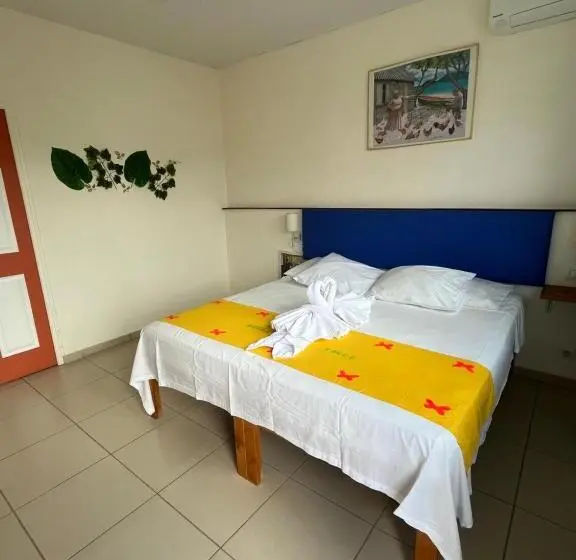 سوییت, Hôtel Douce Vague
