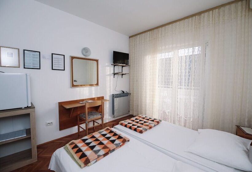 اتاق استاندارد با بالکن و چشم‌انداز دریا, Apartments & Rooms Peranic