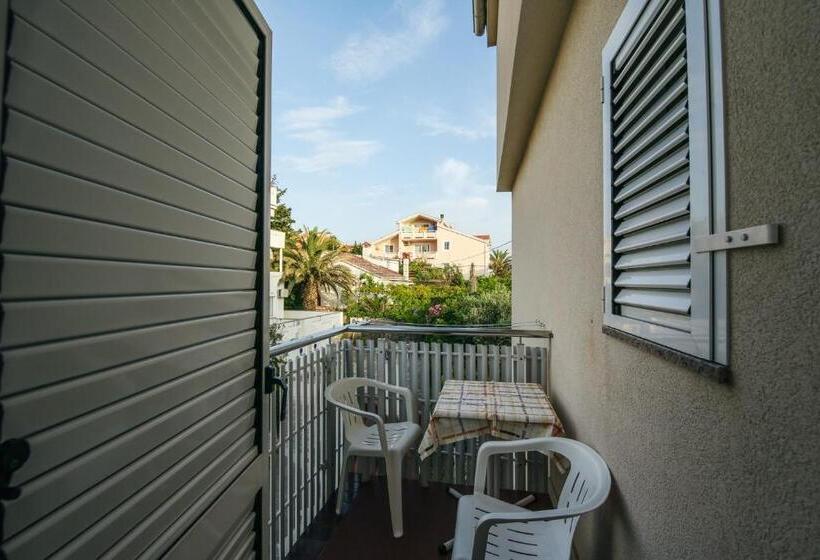 اتاق استاندارد با بالکن و چشم‌انداز دریا, Apartments & Rooms Peranic