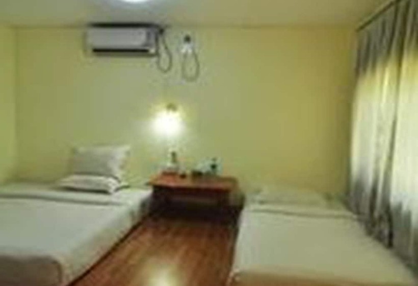 اتاق استاندارد سه نفره, Golden Rose Guest House