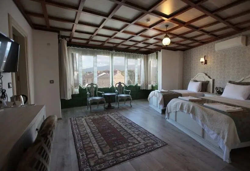 Deluxe Kolmen Hengen Huone, Celsus Boutique