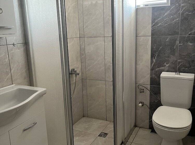 غرفة أساسية ثلاثية, Arden Pansiyon