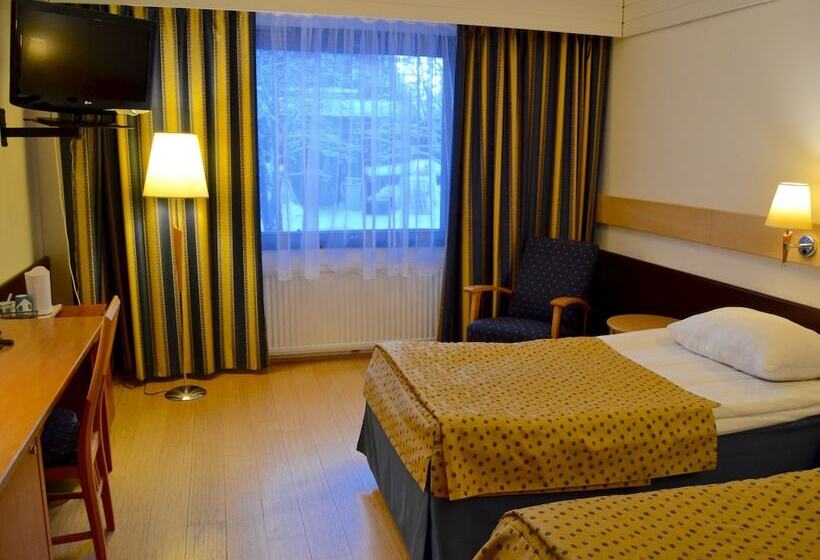 חדר סטנדרט לשלושה, Li Sodankylä