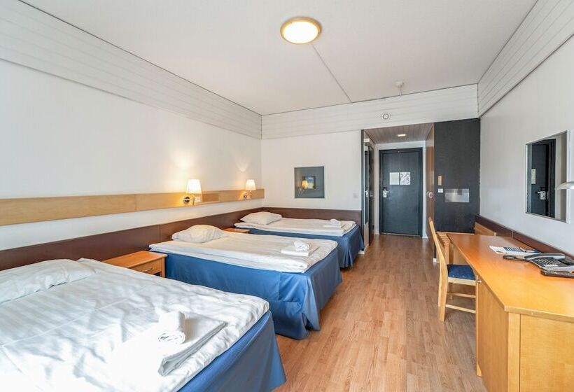 חדר סטנדרט לשלושה, Li Sodankylä