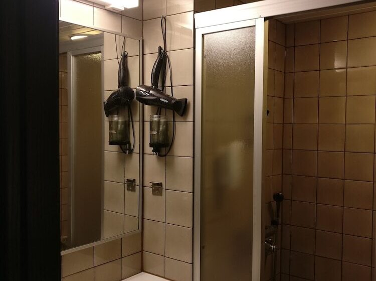 חדר סטנדרט, Li Sodankylä