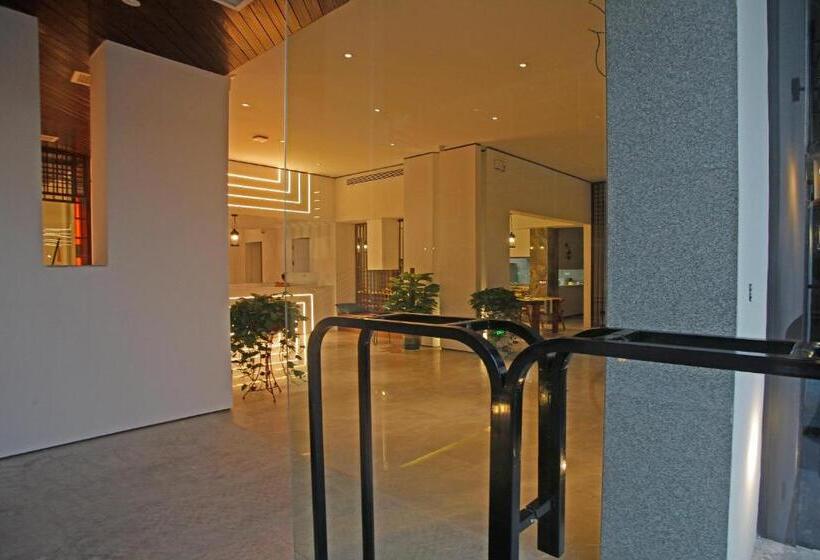 חדר משפחתי דלוקס, 張家界武陵源北岸輕奢客棧 森林公園店