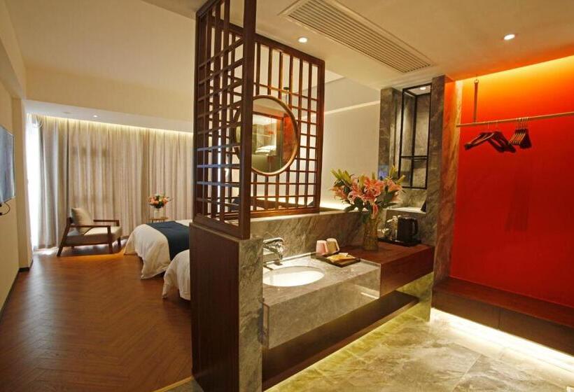 חדר משפחתי דלוקס, 張家界武陵源北岸輕奢客棧 森林公園店