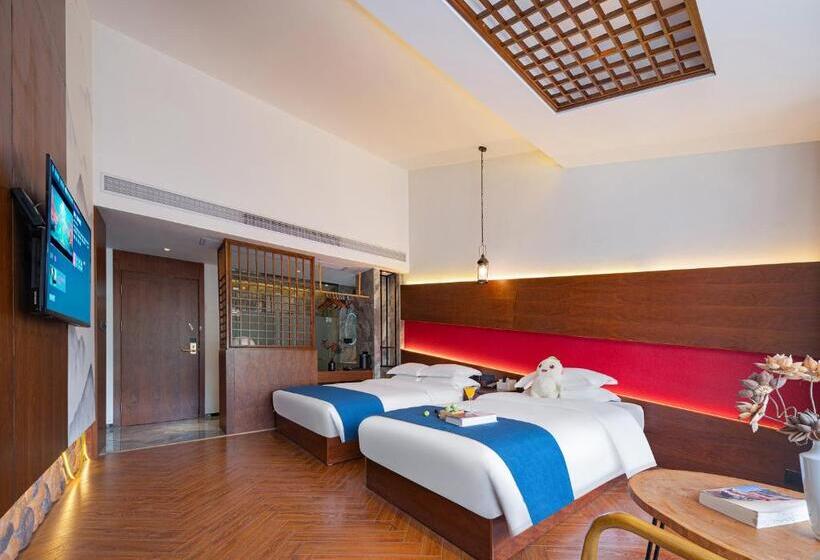 חדר משפחתי דלוקס, 張家界武陵源北岸輕奢客棧 森林公園店