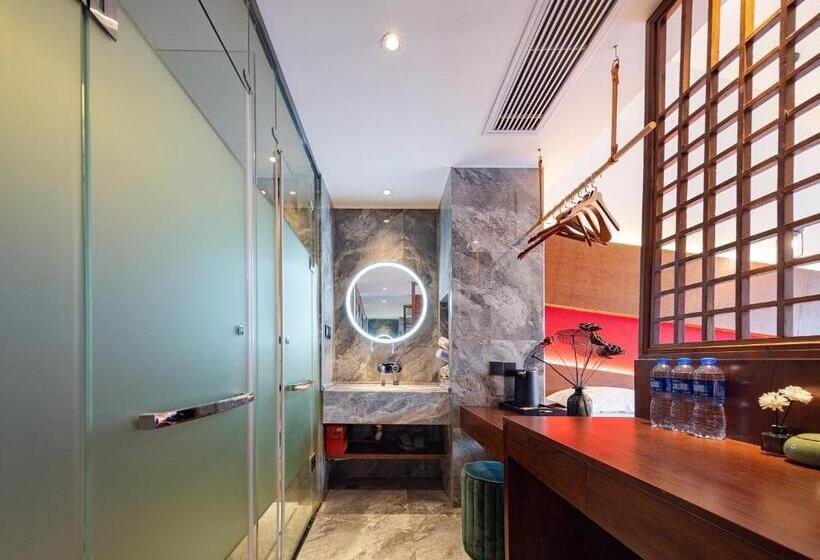 חדר משפחתי דלוקס, 張家界武陵源北岸輕奢客棧 森林公園店