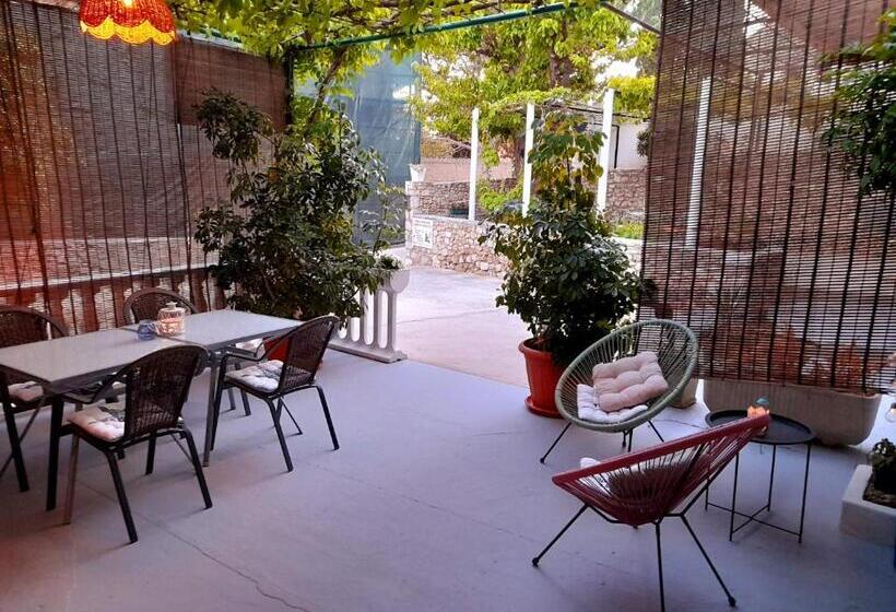 آپارتمان 1 خوابه با تراس, Pansion Ivan & Ivana