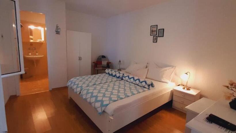 آپارتمان 1 خوابه با تراس, Pansion Ivan & Ivana