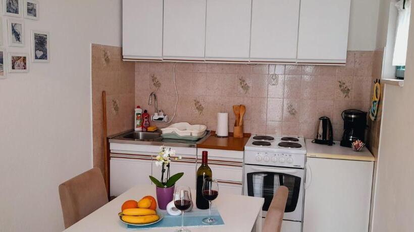 آپارتمان 1 خوابه با تراس, Pansion Ivan & Ivana